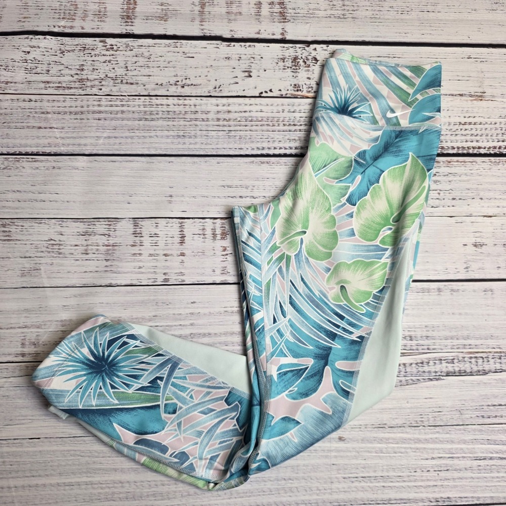 Nike One Women's Tights 7/8 Size Small CD9729-496 Dri Fit Floral Beach‎ Workout